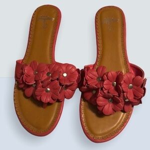 Sophie Sue coral thong sandals with flowers. Sz7